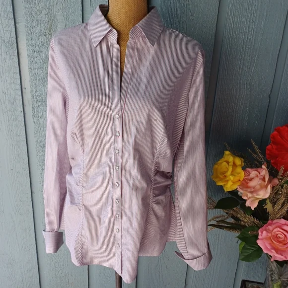 NEW YORK & COMPANY beautiful blouse with collar, striped long sleeve polo style - Picture 10 of 15